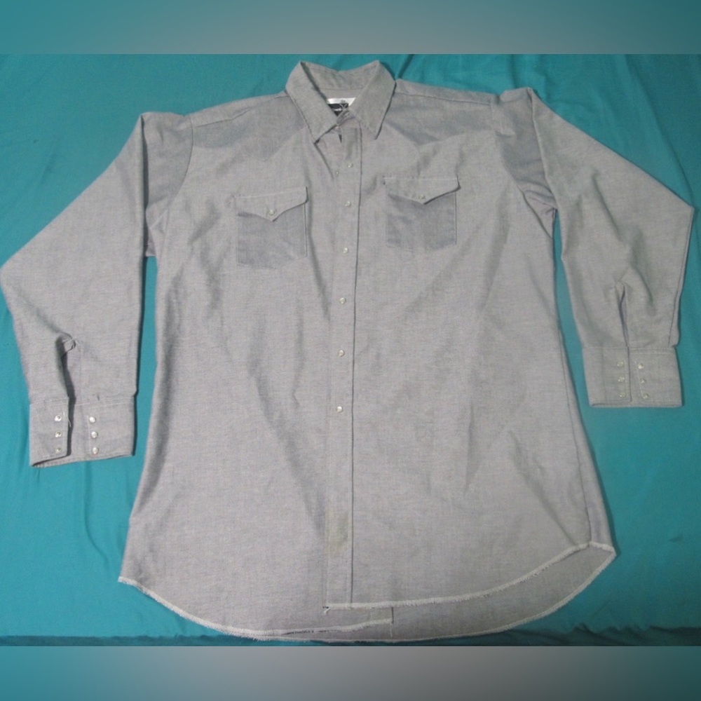Solid Twill Classic Gray Button-Up